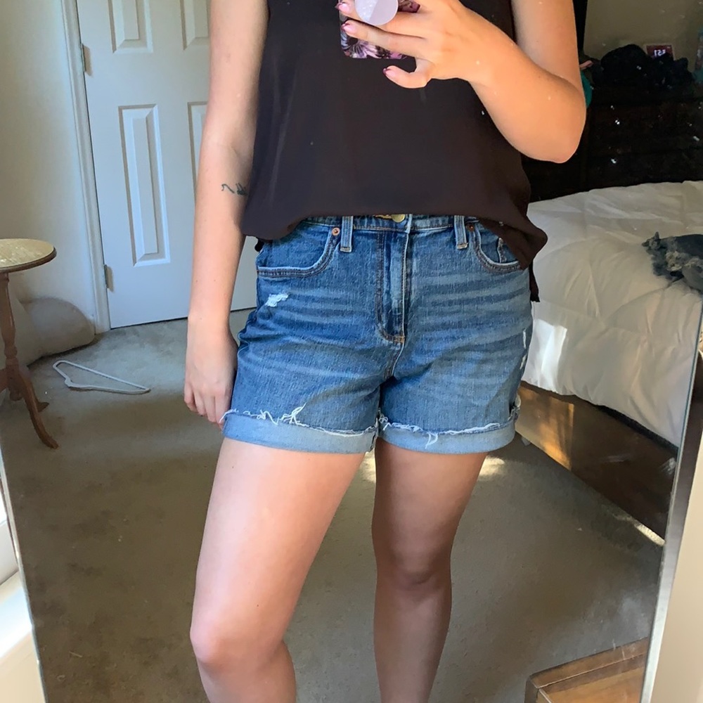 Universal Thread Boyfriend fit Jean shorts